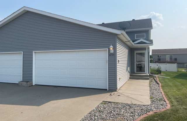 Spacious split level townhome located in West Fargo! - 1135 38 1/2 Avenue West, West Fargo, ND 58078