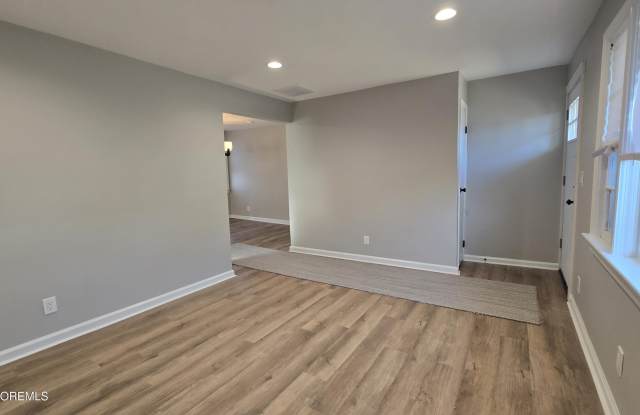 554 Lillie Road Gallery 4