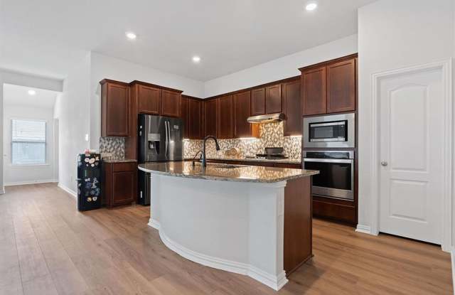 213 Treasure Trove Path, Kyle, Texas 78640 Gallery 3