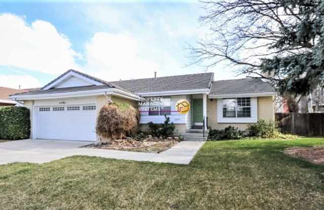 Spacious 4 Bedroom Murray Home photos photos