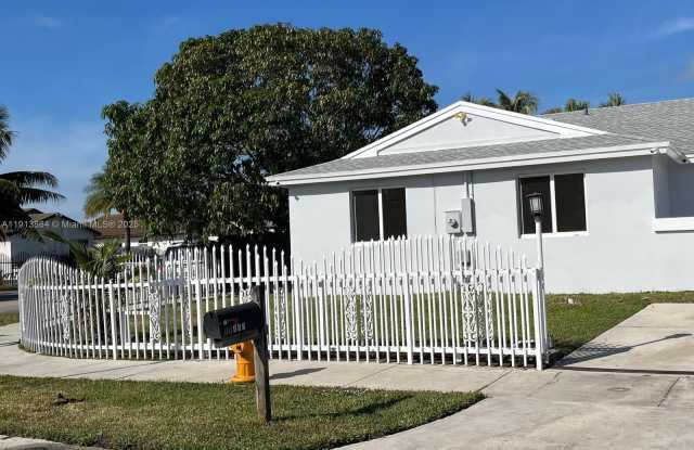 12443 SW 193rd St photos photos