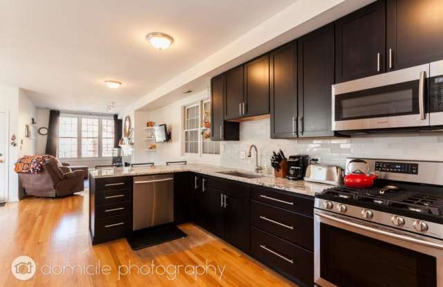 1417 W Erie St photos photos