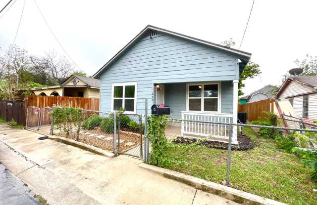 Move-In Ready 3BD/2BA – Laminate Floors, Fenced Yard & Prime Location! ACCEPTS SECTION 8 Gallery 4