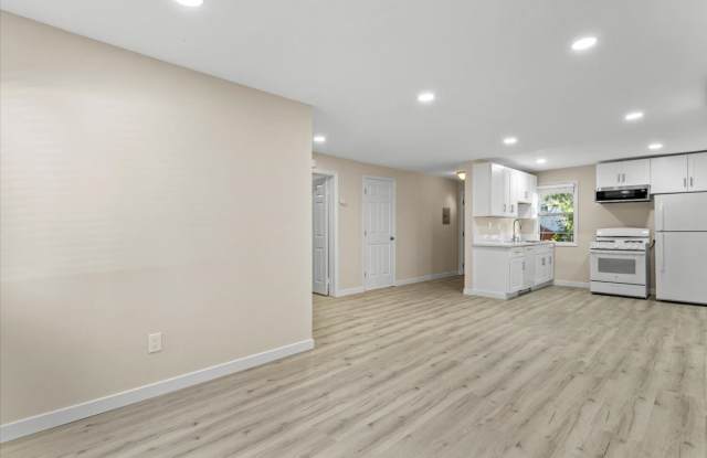 3652 Fredonia Dr Gallery 2
