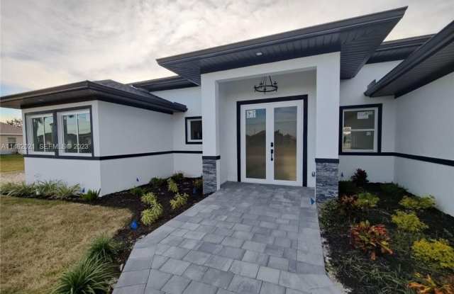 716 NW 37th Ave lot: 45 photos photos