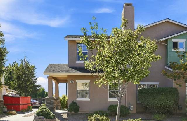 Pet Friendly Spacious and Modern 4bd/3ba Home with 2-Car Garage Gallery 1