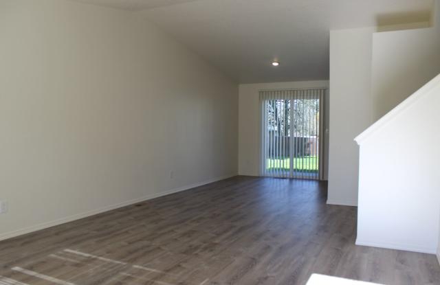 4 BR, 2 1/2 BA home with fenced yard. photos photos