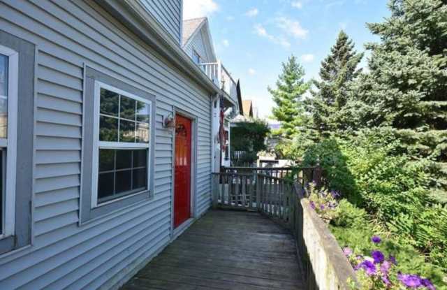 1537 E. North Ave.....Single Family House! Gallery 3