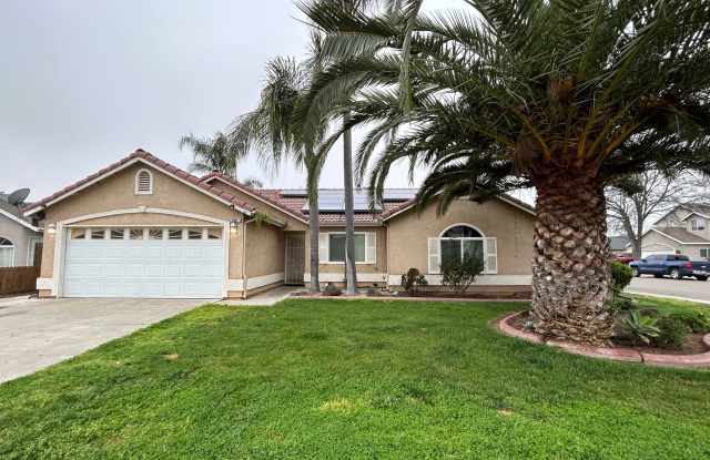 Spacious, open and upgraded home in Northwest Hanford....with 30 solar panels!!! photos photos