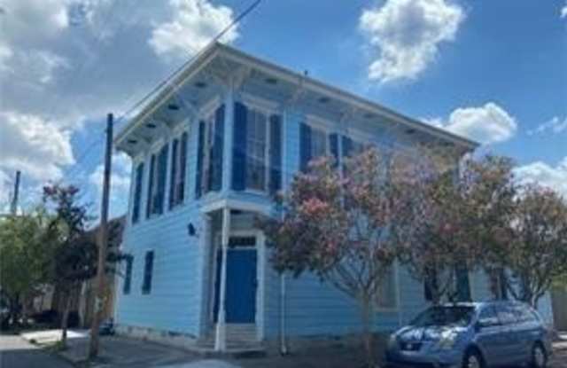 738 MAZANT Street Gallery 2