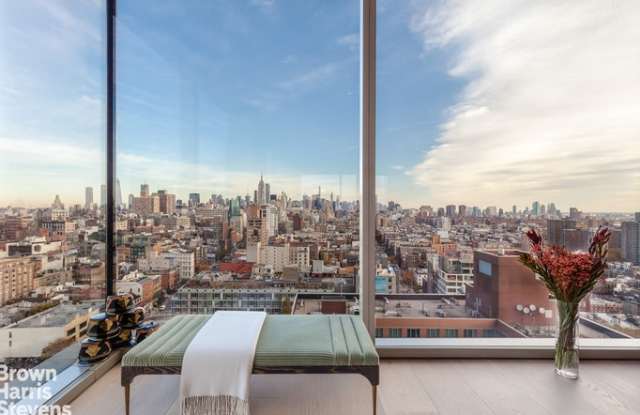 215 Chrystie Street Gallery 2