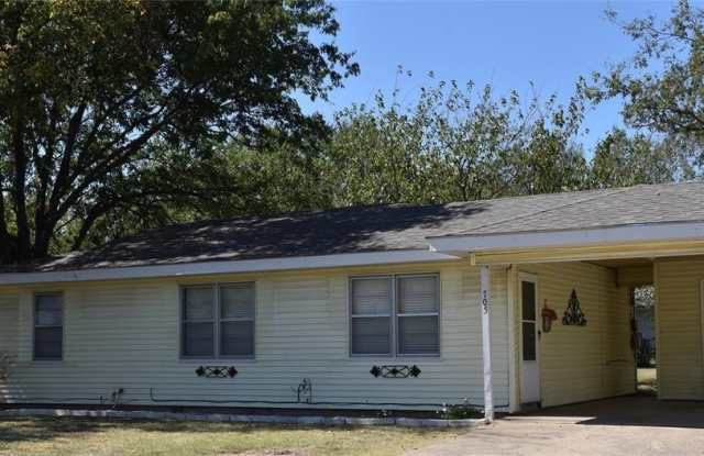705 N Sewell Drive photos photos