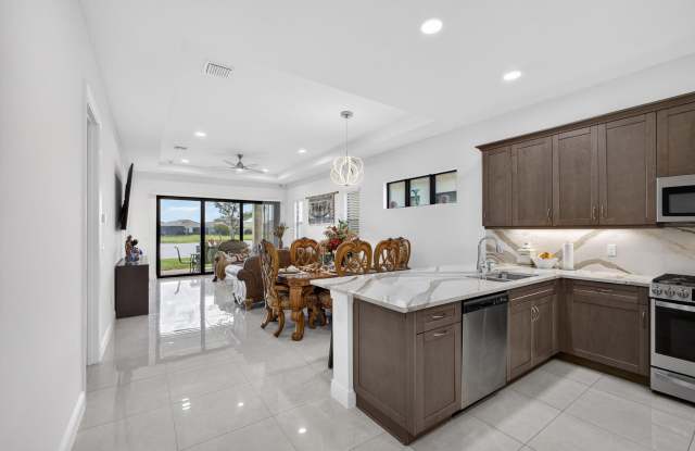 4805 SAINT ARMANDS Way Gallery 1