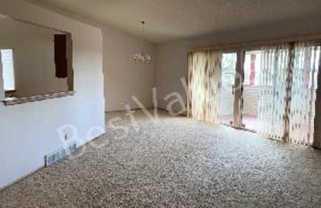 2125 S Telluride Ct Gallery 3