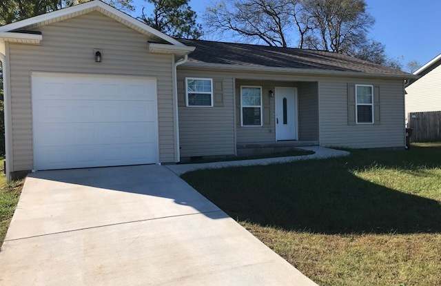 Alcoa, 3 bedroom home with 1-car garage - Call Debra Davis-Johnson (865) 591-8281 - 897 North Wright Road, Alcoa, TN 37701