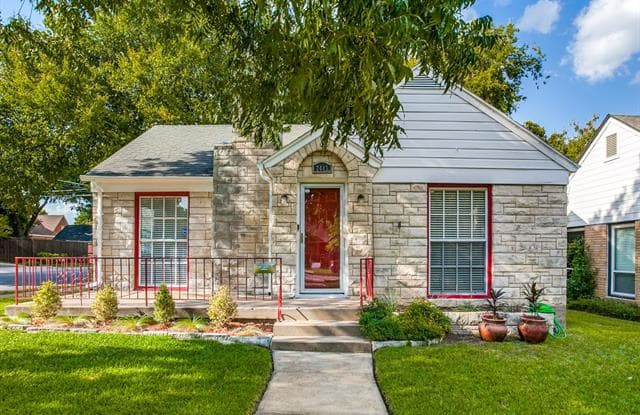 2443 W 10th Street - 2443 West 10th Street, Dallas, TX 75211