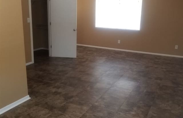 610 E Agua Fria Ln - 610 East Agua Fria Lane, Avondale, AZ 85323