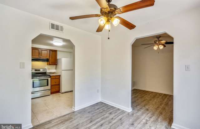 8422 TOWNE CREST COURT Gallery 4