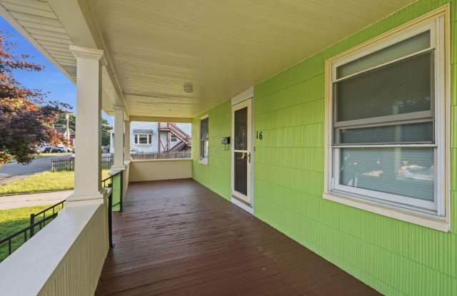 Newly Remodeled 4-Bed Single Family Home for Rent in South Hadley! Gallery 3