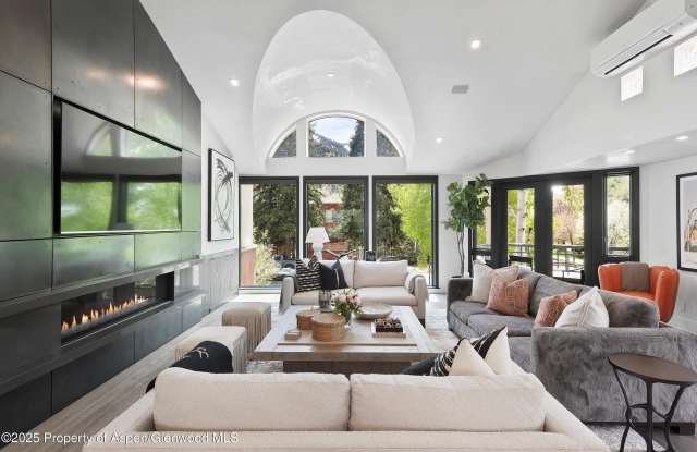 120 S Spring Street unit: 1 photos photos