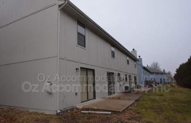 313 NE Timbercreek Dr. Gallery 3