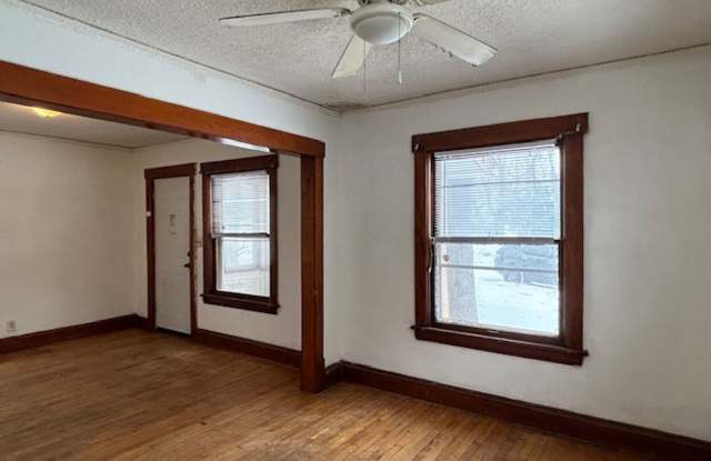 3 BR/1 BA Single-Family Home in St. Paul! Gallery 1