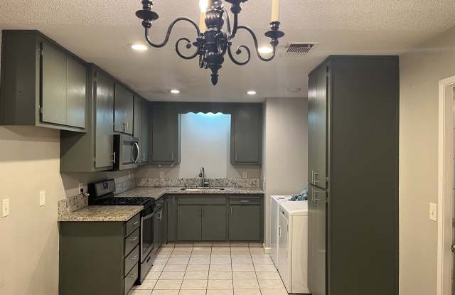 6871 Beth Circle - 6871 Beth Circle, Winton, CA 95388