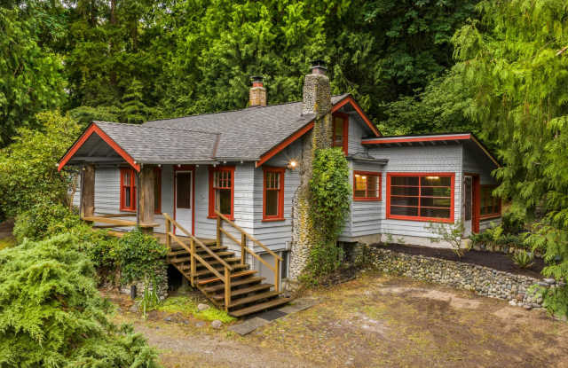 Rare Secluded Retreat with Lush Gardens and Timeless Character photos photos