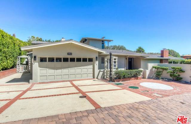 31948 PACIFIC COAST Highway - 31948 Pacific Coast Highway, Malibu, CA 90265