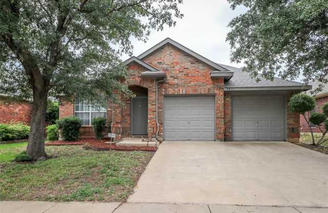 5413 Caribou Ridge Drive - 5413 Caribou Ridge Drive, Watauga, TX 76137