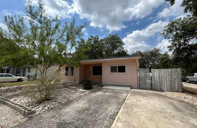 Modern 3/2 Craftsman House / GREAT LOCATION / Fridge Included / NBISD photos photos