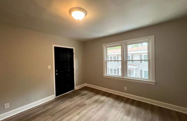 214-4 Woodrow ~ Haymount Gallery 4