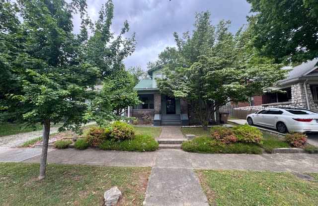 2531 Woodbine Avenue - 2 photos photos