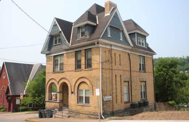 2-BR in Turtle Creek - Income-restricted photos photos