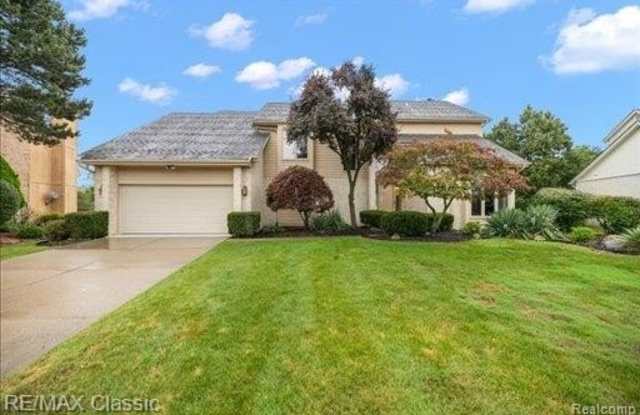 5511 maple leaf Court - 5511 Maple Leaf Court, West Bloomfield, MI 48322