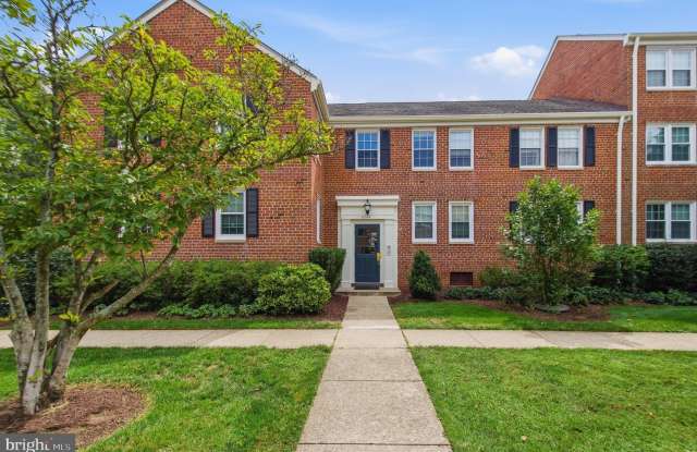 6704 W WAKEFIELD Drive Gallery 1