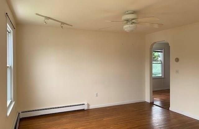 23 Fairview Avenue unit: 2 photos photos