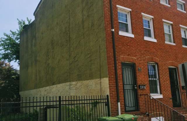 Lovely  Renovated Seton Hill 2bd + den/2ba CAC  W/D! Available 9/15 photos photos