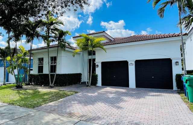 18162 NW 91st Ct Gallery 1