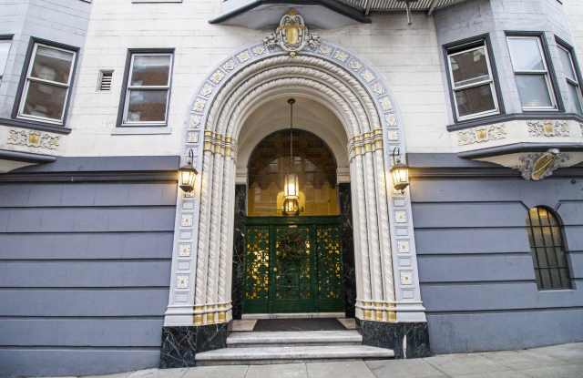 1801 Gough Gallery 3