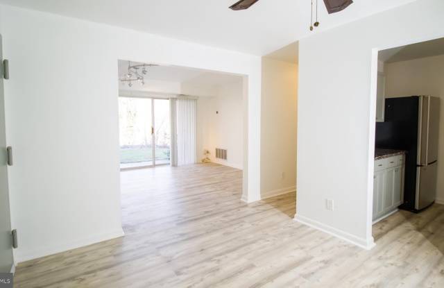 11602 VANTAGE HILL Gallery 3