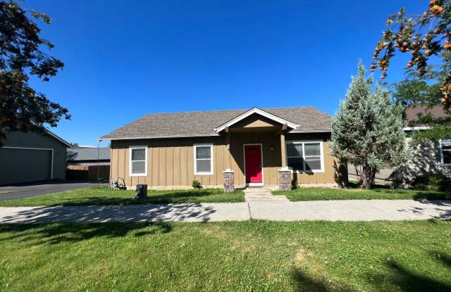 Single level home in NE Bend off Cooley! - 63787 Stanley Way, Bend, OR 97701
