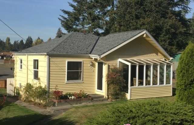3019 Pickering Avenue North East - 3019 Pickering Avenue Northeast, Enetai, WA 98310