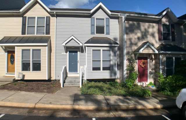 3-Level Townhome Harrisonburg photos photos