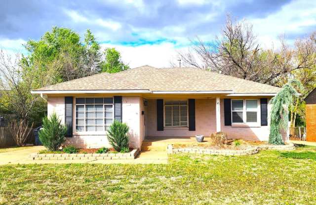 3 Bed 2 Bath 1 Car Garage in the Wileman Addn NW OKC Gallery 1
