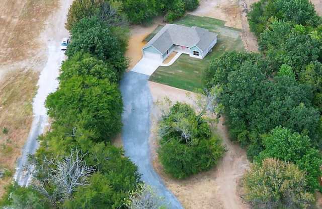 Private 2-Acre Retreat | Custom Home | Gated Driveway | Surrounded by Nature photos photos