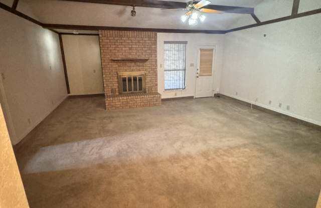 206 Redwood Circle Gallery 2
