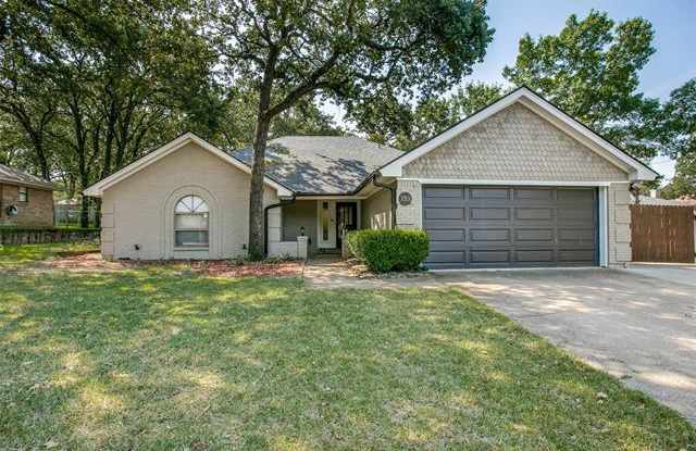 133 Bremen Drive - 133 Bremen Drive, Hurst, TX 76054