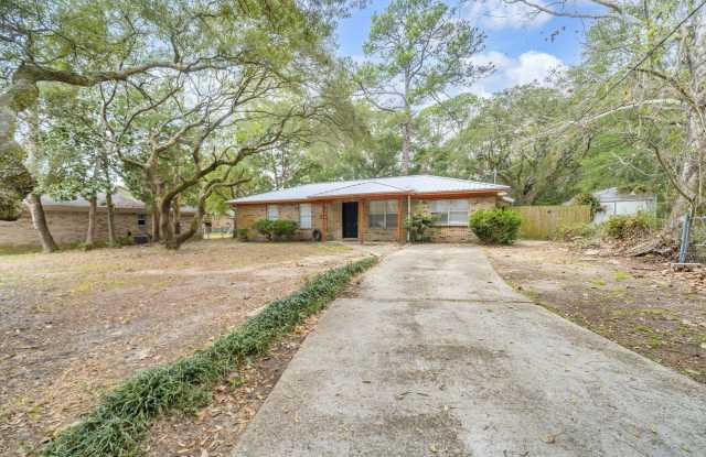 1020 Pinetree Road photos photos