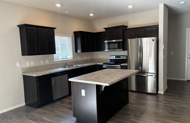 6500 Yorktown Pl Ne Gallery 2